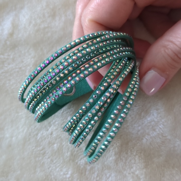 Swarovski Slake Wrap Bracelet Crystal Light Green Mint Excellent Condition - Picture 4 of 11